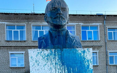 В Кировской области памятник Ленину облили краской