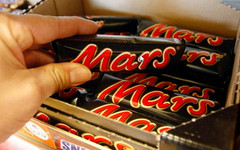 «Пятерочка» и «Перекрёсток» остановила закупки шоколадок Mars, Snickers и Twix из-за высоких цен