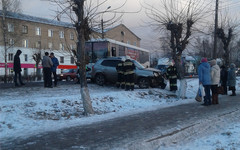 В Нововятске автобус №46 врезался в иномарку: есть пострадавшие