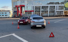 В Кирове на Комсомольской улице столкнулись две иномарки
