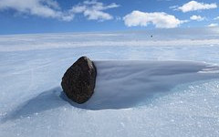 В Антарктиде обнаружили крупный метеорит