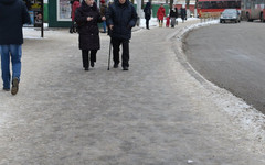 Тротуары в Кирове сравнили с бобслейными трассами