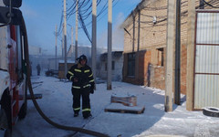 В Кировской области загорелся цех по изготовлению посуды