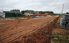 Строительство катка в Кирове повредило дорогу к школе №74