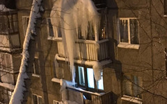 На доме в Кирове заметили трёхэтажную сосульку