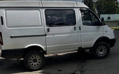 В Слободском должник расстался деньгами после ареста «Газели»