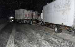 В Омутнинском районе при столкновении двух грузовиков погиб человек