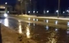 В Кирове затопило улицу Луганскую