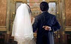 Жительницу Котельнича оштрафовали за фиктивный брак с азербайджанцем