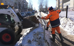 В Кирове на дороги распределили 100 тонн реагентов