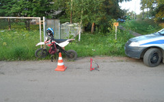 В Кирове 15-летняя мотоциклистка влетела в дерево
