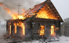Сегодня ночью в Верхошижемском районе горел жилой дом