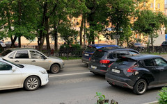 На дорогах Кирова образовались огромные пробки из-за возвращения паломников
