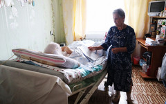 Вопрос жизни и смерти: в Кирове неизлечимый пациент может лишиться зондового питания