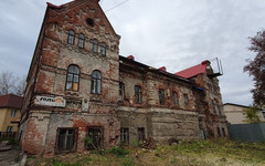 В Кирове приглашают на субботник в самый старый дом города