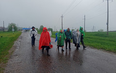 Во время Великорецкого крестного хода госпитализировали ребёнка с аппендицитом