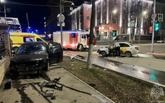 В Кирове жёстко столкнулись две машины