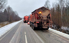 На дорогах Кировской области работают 199 единиц техники для уборки снега