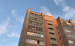 В Кирове подросток украл четыре пары обуви из подъезда