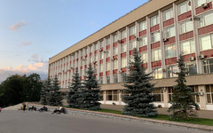 В бюджете Кирова на 2026 год заложили средства на ремонт дорог и уличное освещение