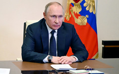 Владимир Путин поручил установить выплаты для мобилизованных не менее 195 тысяч рублей