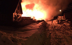 В сети появилось видео утреннего пожара в Нововятске (ФОТО+ВИДЕО)