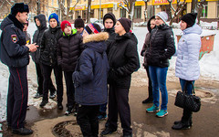 Кировские сотрудники ГИБДД совершили с подростками прогулки безопасности