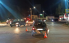 На юго-западе Кирова столкнулись три автомобиля