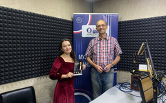 «Приходилось баянчик свой зимой на саночках возить». Интервью с Заслуженным артистом России Александром Чубаровым