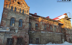 «Старичок-ветеран с выпавшими зубами и волосами». В Кирове ищут виновных в разрушении самого старого каменного здания