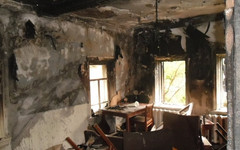 В Кирове неизвестный спалил частный дом (ФОТО)