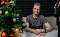 «Самое главное - собраться вместе, вспомнить хорошее». Олег Прохоренко в проекте «Не тайный Дед Мороз»