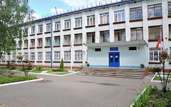 Администрация Кирова возьмёт территории возле школ на особый контроль