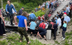 В Ленинградской области погиб человек при обрушении пешеходного моста