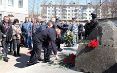В Кирове открыли памятник погибшим бойцам ОМОНа