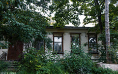 «Страшно выходить из дома»: в Кирове рухнула стена дома, в котором жил архитектор Чарушин