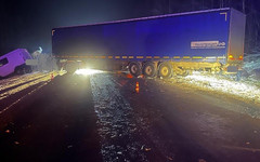 На трассе «Вятка» столкнулись три автомобиля, есть погибший