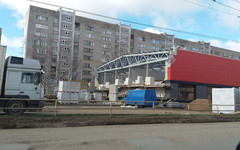 Фото дня: рухнувшие стены спорткомплекса на ул. Воровского строят заново