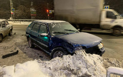 
								В Кирове два «ВАЗа» столкнулись на Слободском тракте
							