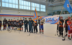 «УРАЛХИМ» выступил партнером открытого кубка по хоккею среди сотрудников силовых структур