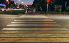 Пешеходам рекомендовали носить светоотражатели в темное время суток