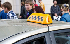 В Кирове двое молодых людей избили таксиста