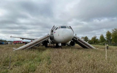 Причиной экстренной посадки самолёта под Новосибирском называют ошибку пилотов