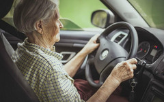 В России предложили сократить срок водительских прав для пожилых автомобилистов